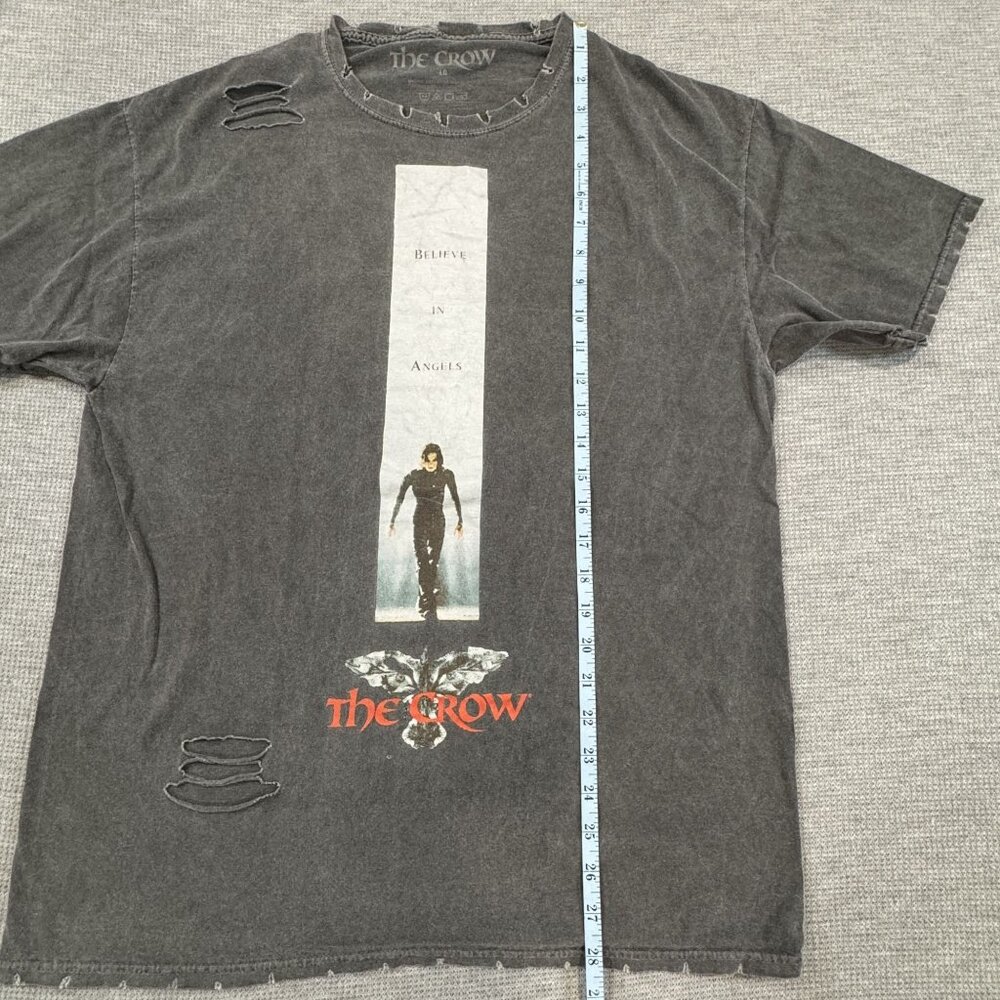 The Crow Distressed Graphic T-Shirt Size L Gray Believe in Angels Edgy Movie - Picture 10 of 12